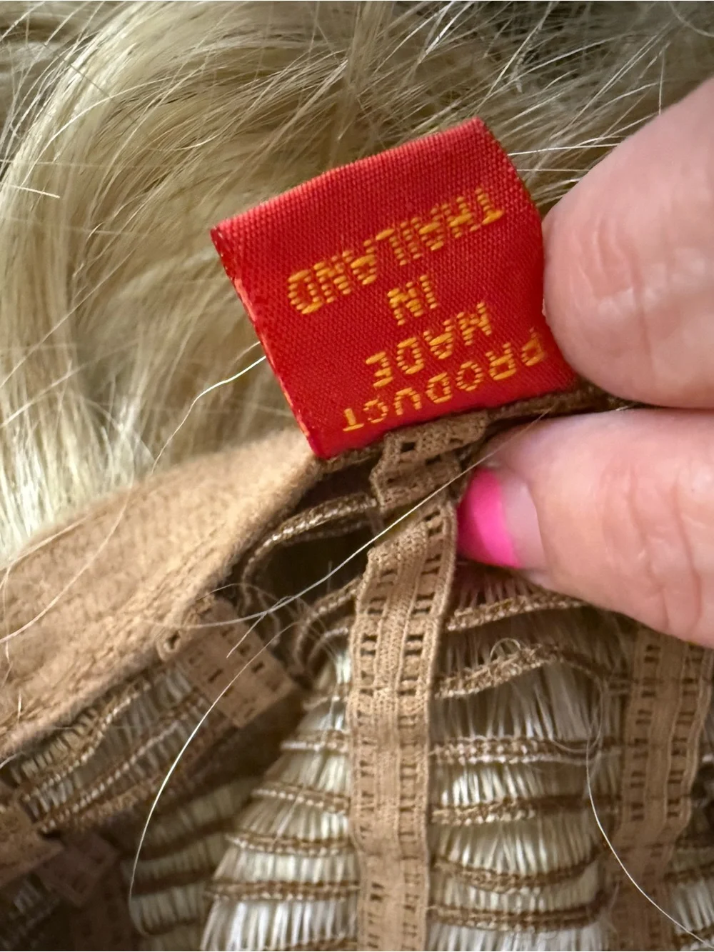 Natural Blonde Layered Women's Wig with Soft Bangs